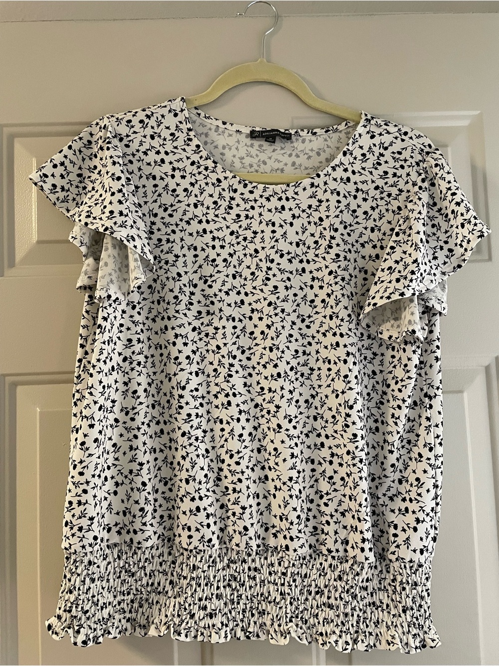 Adrianna Papell Women’s White Floral Ruffle Sleeve Top Sz M